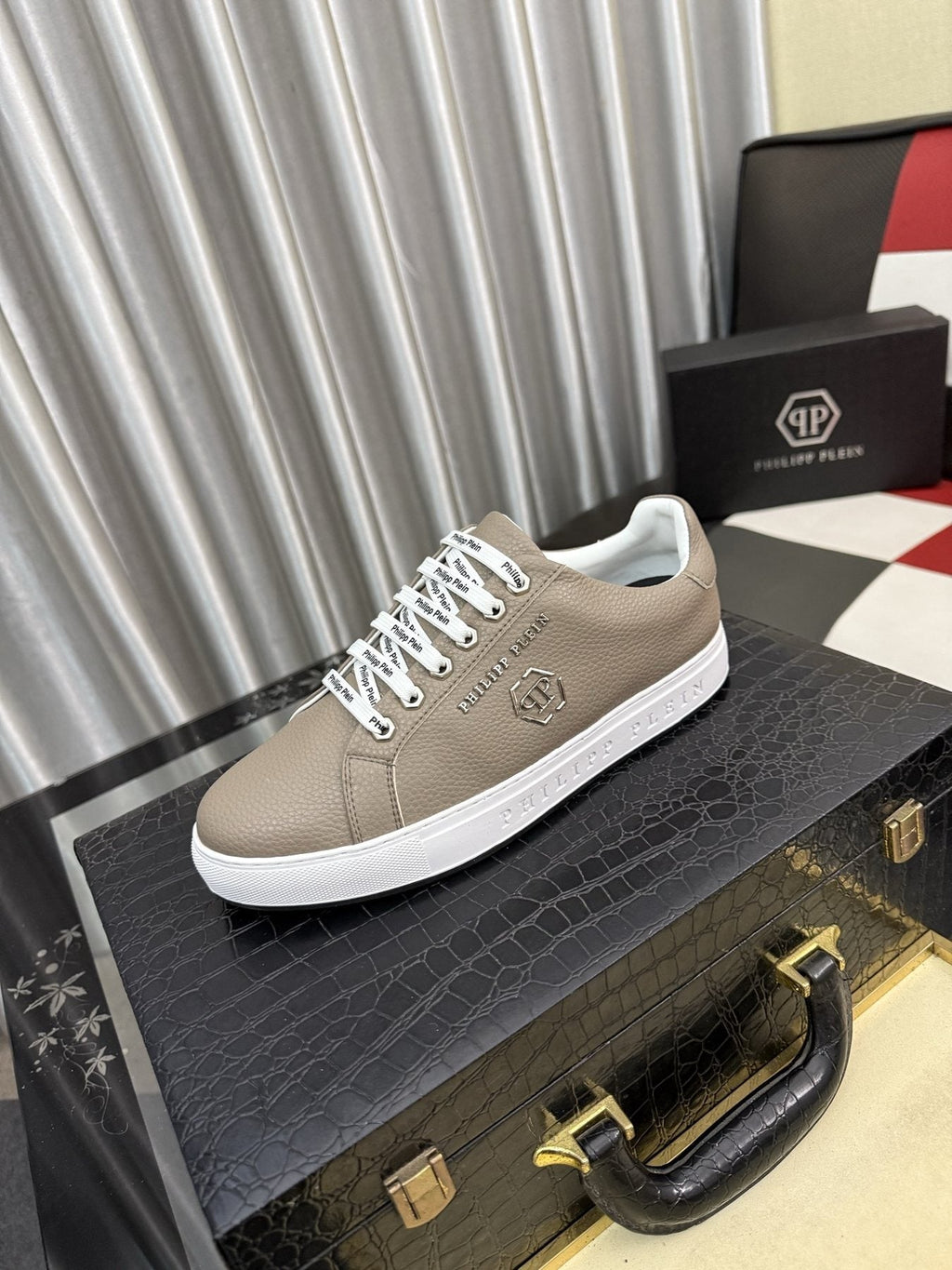 Philipp Plein Lace-Up Low-Top Sneakers — front